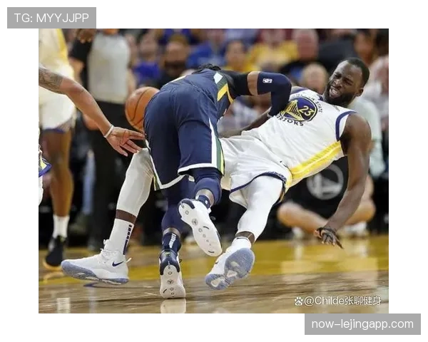 篮球合理冲撞规则详解：合法对抗与犯规动作的区别解析